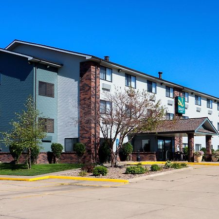 Quality Inn & Suites Bloomington I-55 And I-74 מראה חיצוני תמונה