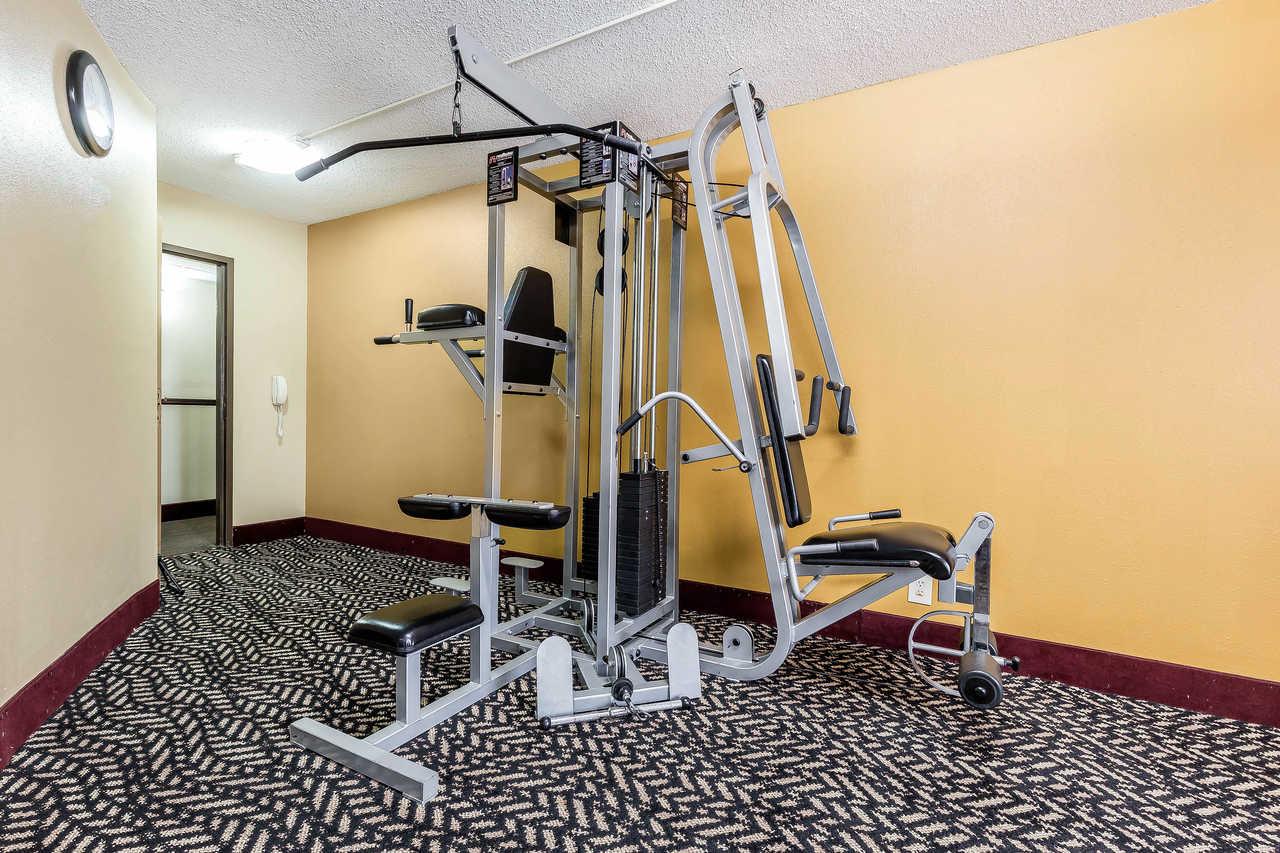 Quality Inn & Suites Bloomington I-55 And I-74 מראה חיצוני תמונה